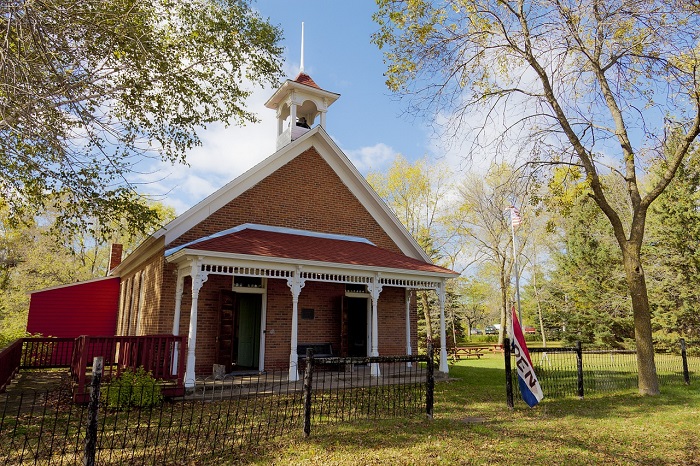 Schoology: Addressing the Unique Needs of the One-Room Schoolhouse Setting