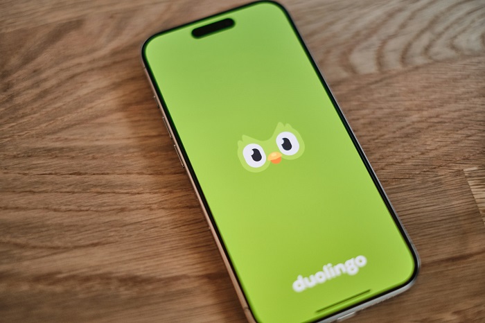 The Owl has Landed! Piloting Duolingo as a DL Platform